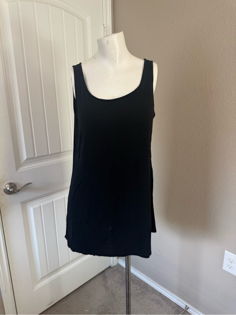 Eileen Fisher Silk Black Scoop Neck long Tank